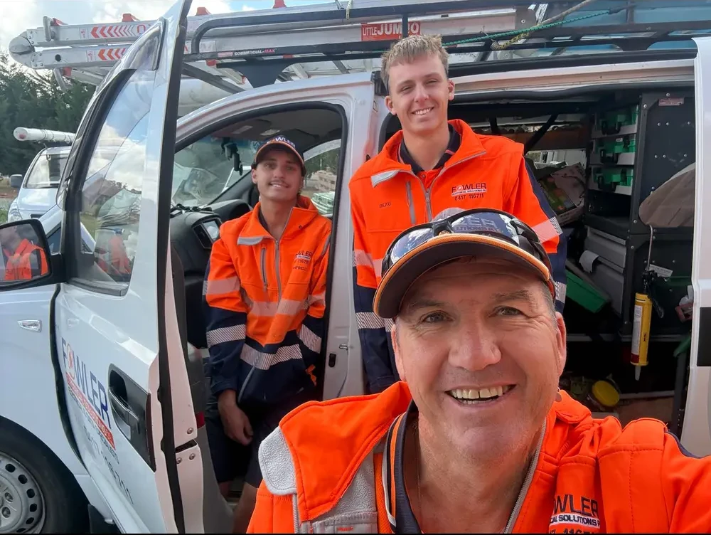 Robbie, Beau and an apprentice at the Fowler van